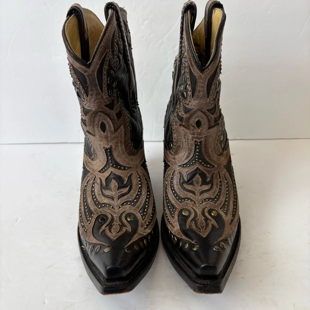 CORRAL Women's Black Distressed Overlay Studded Short Boot Snip Toe Black 9 - Picture 3 of 10